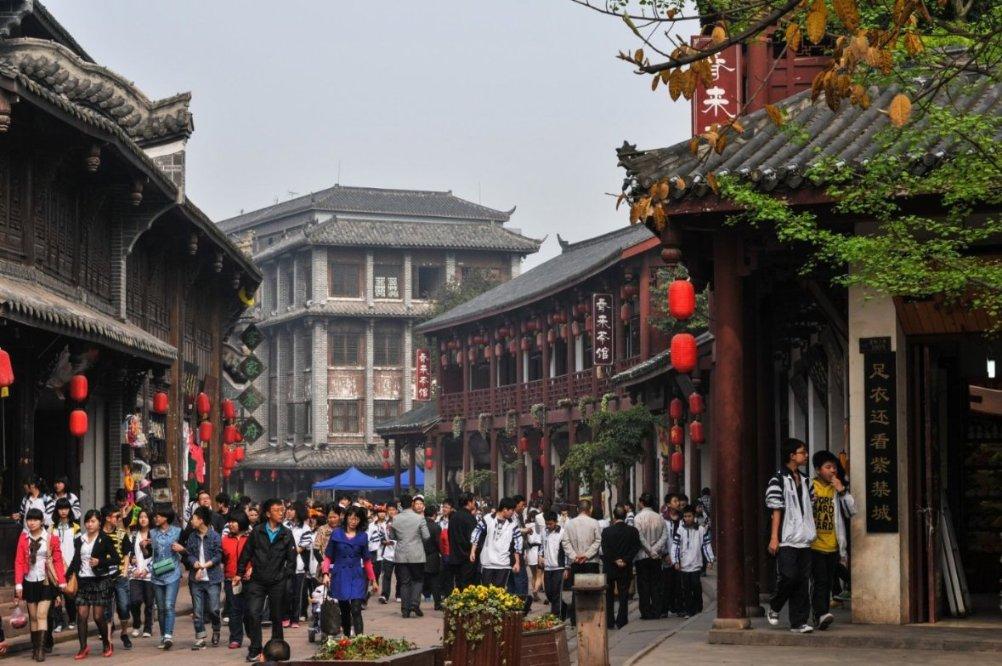 吉鹿力问答社区,快来发现更多成都和重庆到底哪个强?的乐趣!